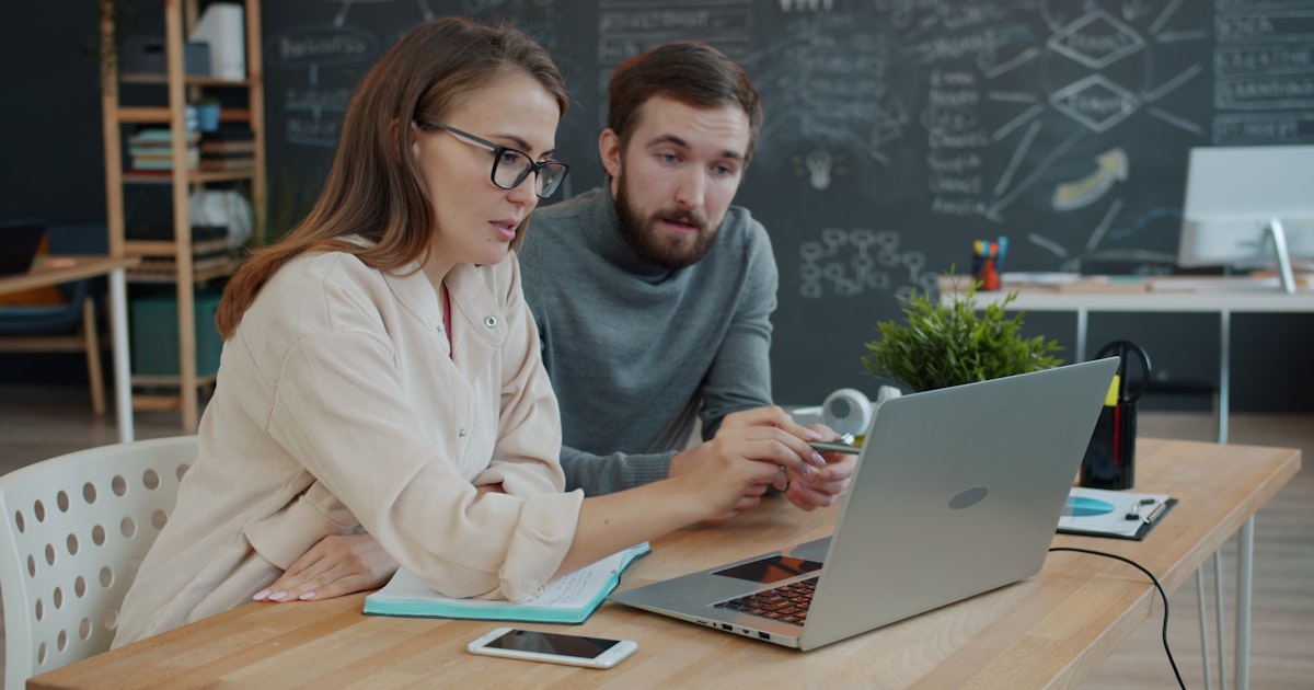 AI case summarization agent automating Salesforce support documentation